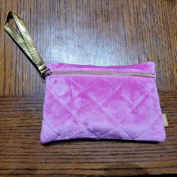 Cosmetic Bag With Beauty Products - Picture 2 of 3